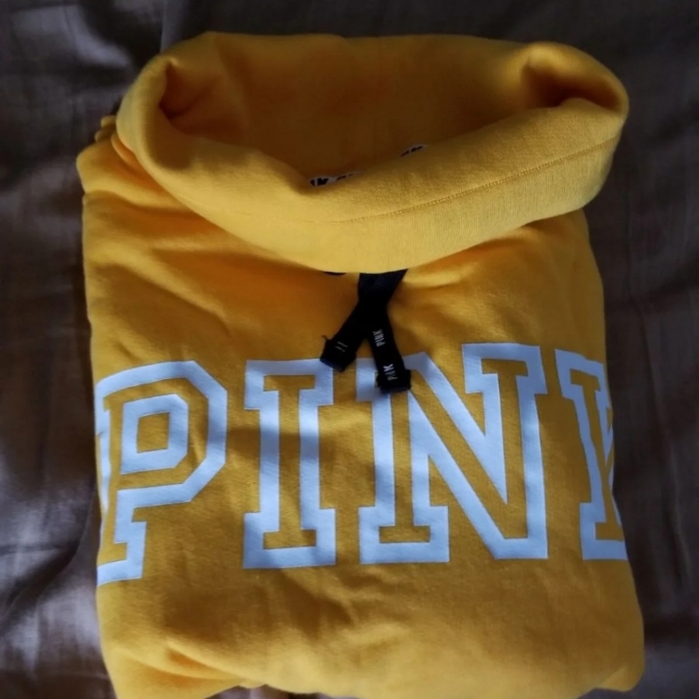 Nwot yellow cow neck sweatshirt S